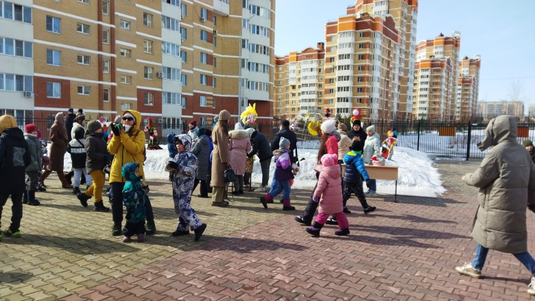 Масленичные гуляния, совмещенные с голосованием на президентских выборах. Хабаровск, 17 марта 2024 года