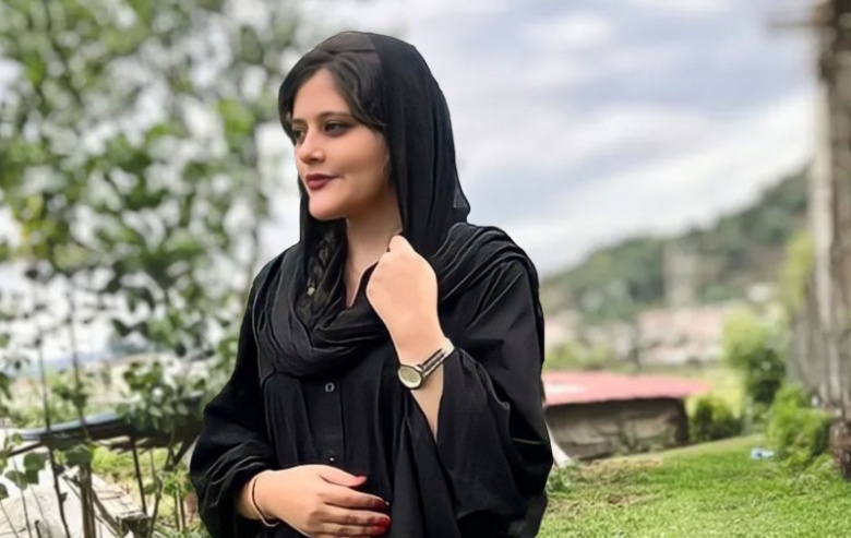 Махса Амини, ставшая в сентябре 2022 года жертвой произвола иранской "полиции нравов"