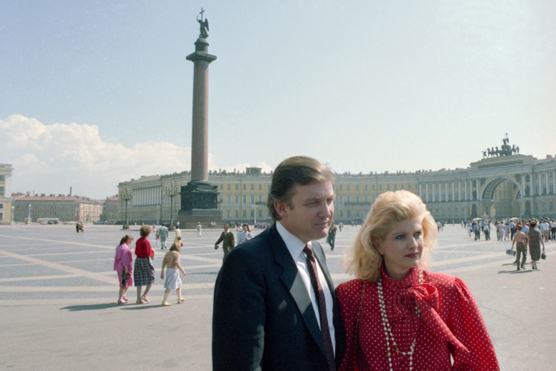 Дональд Трамп со своей первой женой Иваной (Зельничковой) во время визита в Лениград, 1 июля 1987 года