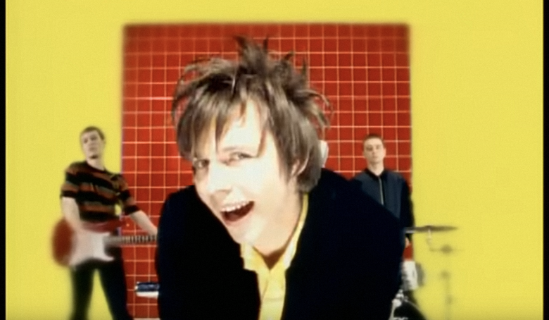 Кадр из клипа группы "Мумий Тролль" на песню "Утекай"