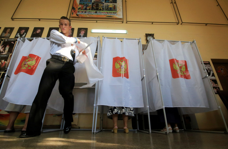Выборы депутатов российской Госдумы в Севастополе. Фото: Pavel Rebrov / Reuters