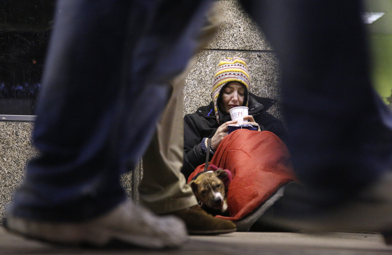 Бездомная в Лондоне. Фото: Chris Helgren / Reuters