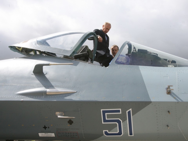 Владимир Путин в кабине российского истребителя пятого поколения Т-50. Фото: ТАСС/ Максим Шеметов