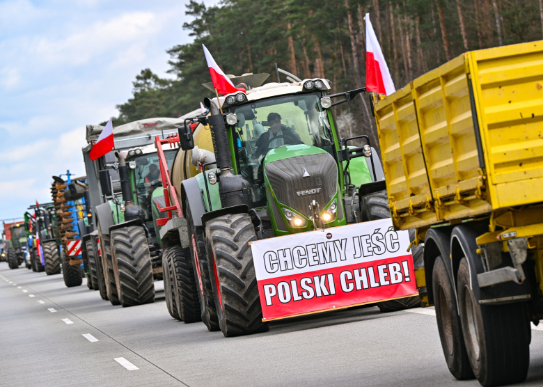 Польские фермеры блокируют границу с Германией на КПП "Слубице", 17 марта 2024 года