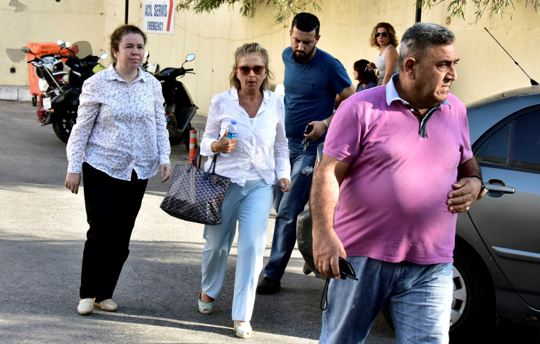 Турецкая журналистка Назли Илисак во время задержания