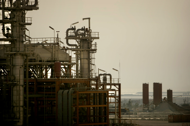 Нефтегазоперерабатывающий завод в Иране.