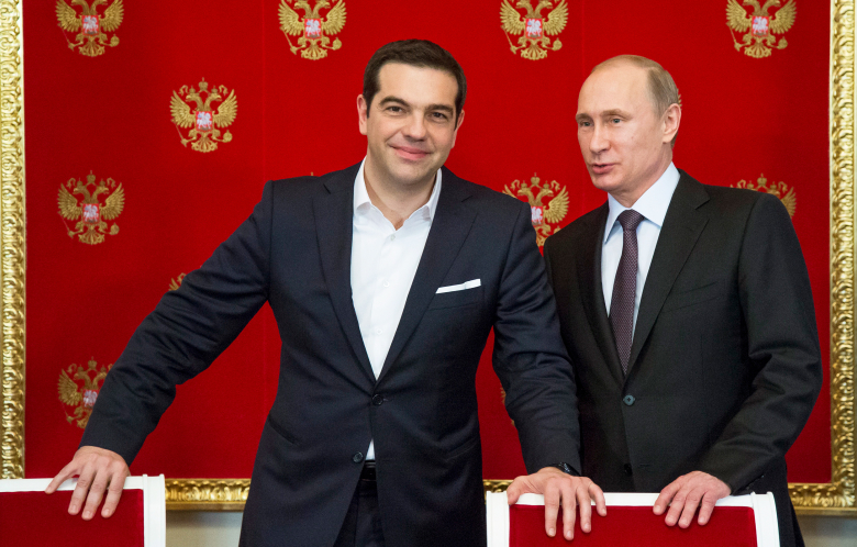 Премьер-министр Греции Алексис Ципрас и президент России Владимир Путин во время пресс-конференции по итогам встречи в Кремле.
