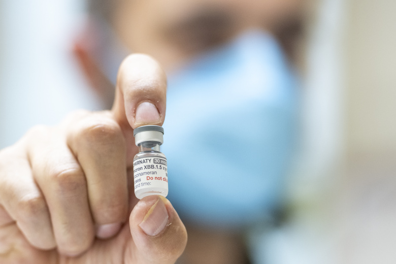 Новая вакцина против коронавируса, адаптированная к сублинии Omikron XBB.1.5.