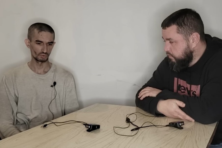 Попавший в плен мобилизованный Антон Захаров из Владивостока (слева)
