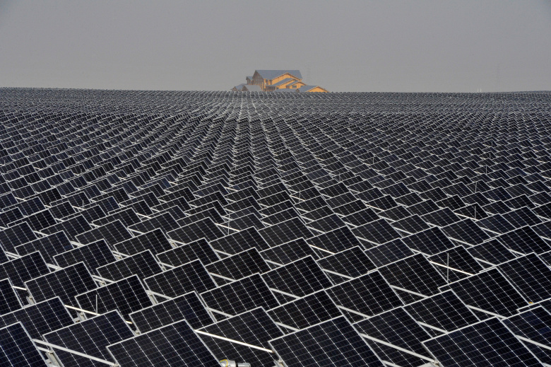 Солнечные панели в Китае. Фото: Reuters