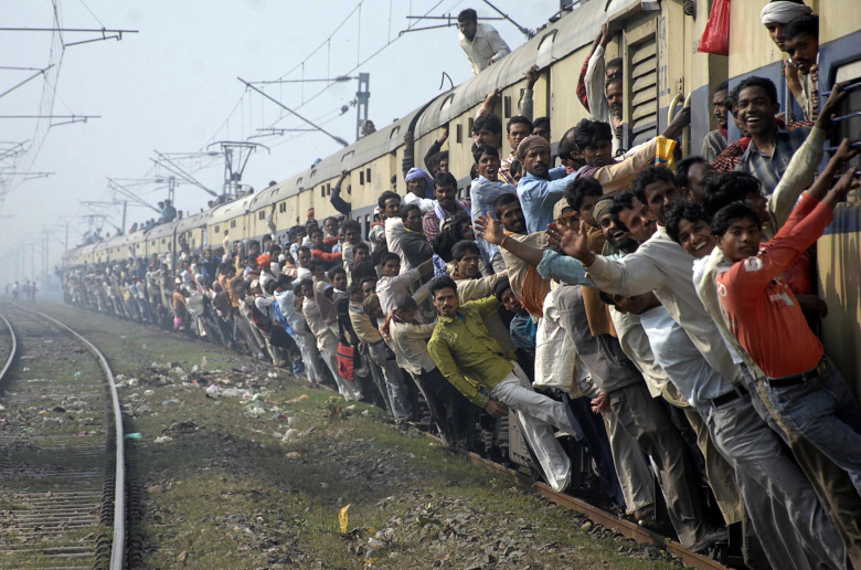 Неплохая заполняемость: во многих странах мира железная дорога - основной способ путешествий на дальние дистанции. В 2018 году индийские поезда перевезли больше восьми миллиардов пассажиров.