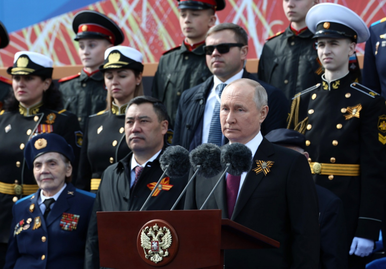 Владимир Путин выступает на военном параде в ознаменование 78-й годовщины Победы в Великой Отечественной войне