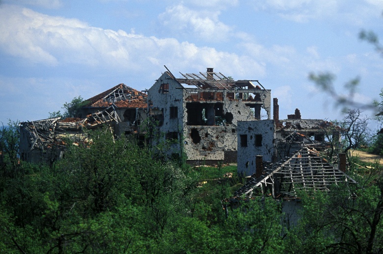 Разрушенные дома в Боснии и Герцеговине