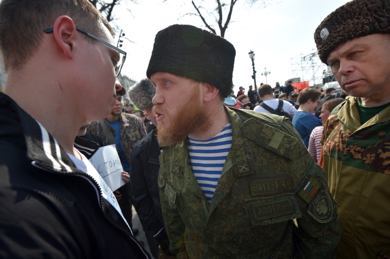 Акция протеста сторонников оппозиционера Алексея Навального "Он нам не царь" на Пушкинской площади. Фото: Александр Миридонов / Коммерсантъ