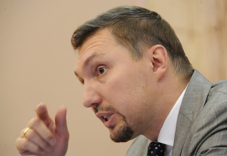 Интернет-омбудсмен Дмитрий Мариничев во время пресс-конференции.