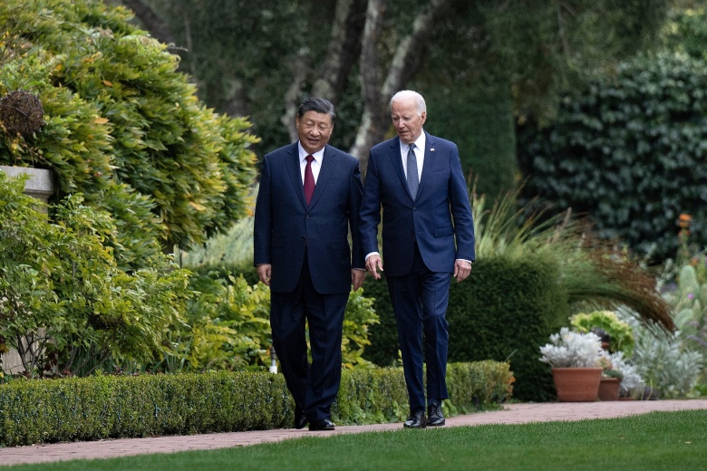 Лидер Китая Си Цзиньпин и президент США Джо Байден