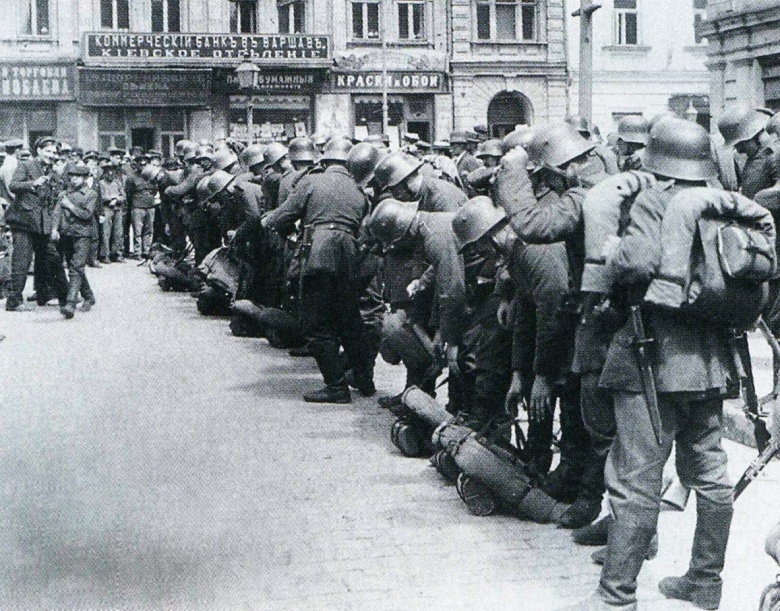 "А вот и мы!" Март 1918 года, немецкие войска вошли в Киев.