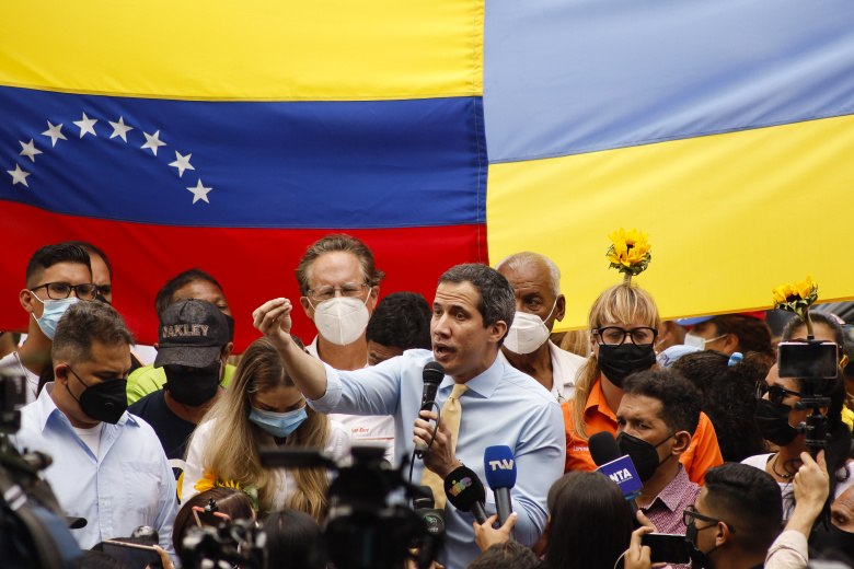 Лидер венесуэльской оппозиции Хуан Гуайдо на митинге в поддержку Украины. Фото: Jesus Vargas / dpa / Global Look Press