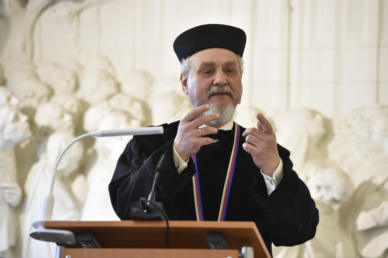 Андрей Зубов