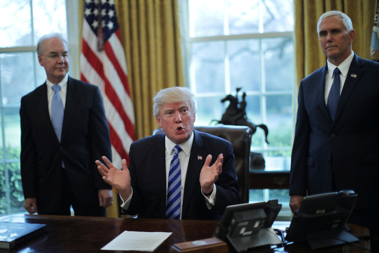 Дональд Трамп во время встречи с журналистами в Белом доме. Фото: Carlos Barria / Reuters