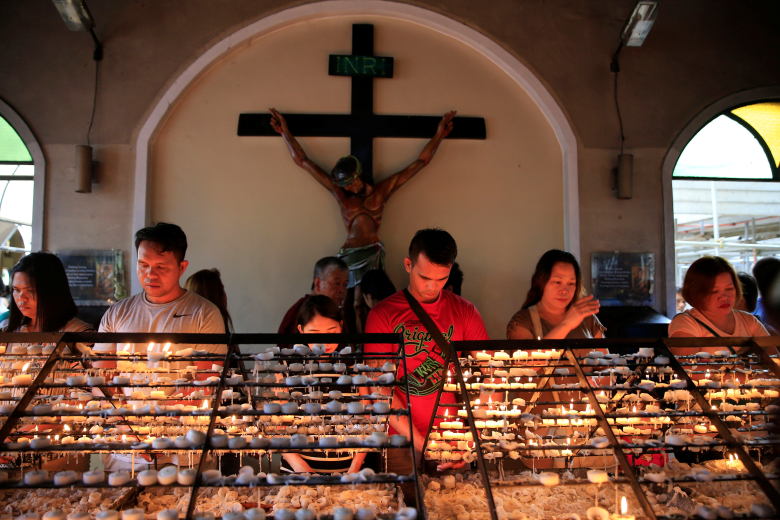 Католический собор в Маниле. Фото: Romeo Ranoco / Reuters