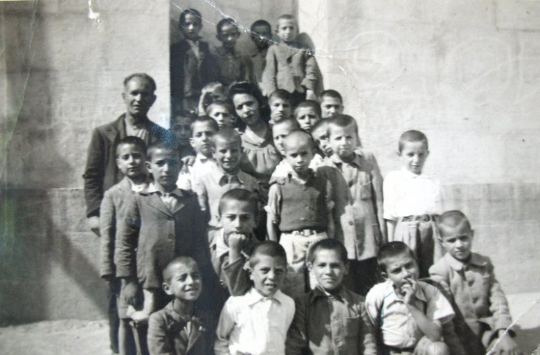 Армянская школа № 9 мальчиков в Тегеране (1943г.)