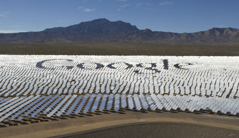 Солнечно-топливная электростанция Айвонпа в Калифорнии. Фото: Steve Marcus / Reuters