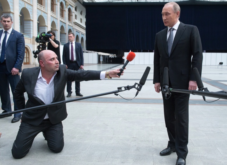 Владимир Путин отвечает на вопросы журналистов. Фото: Сергей Гунеев / РИА Новости