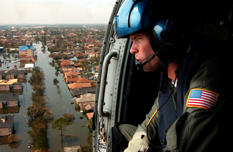 Поиск выживших после урагана "Катрина", август 2005