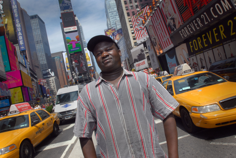Сенегальский уличный продавец в Нью-Йорке. Фото: Neville Elder / Corbis Getty Images