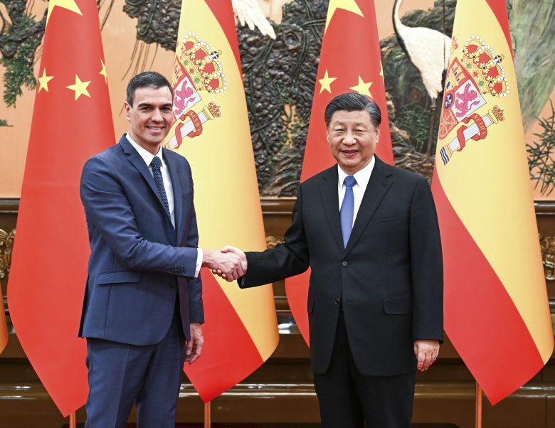 Председатель КНР Си Цзиньпин встречается с премьер-министром Испании Педро Санчесом в Пекине, 31 марта 2023 года