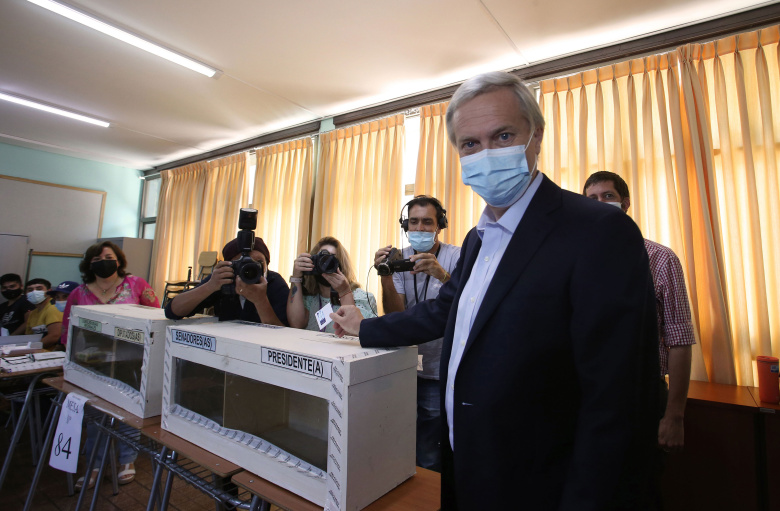 Хосе Антонио Каст во время голосования. Фото: Carlos Padilla / AP / Xinhua / Global Look Press