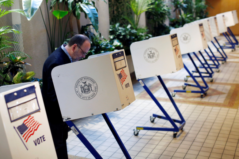 Предварительное голосование на Манхэттене. Фото: Andrew Kelly / Reuters