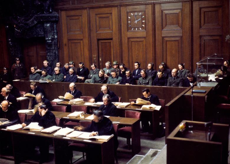 Подсудимые и их защита на Нюрнбергском процессе по делу нацистских врачей