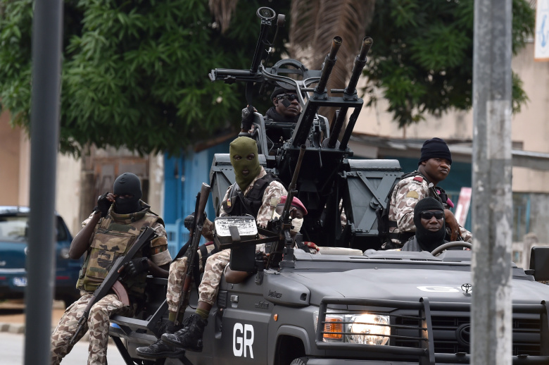 Мятежные солдаты в Абиджане, Кот-д'Ивуар. Фото: Issouf Sanogo / AFP