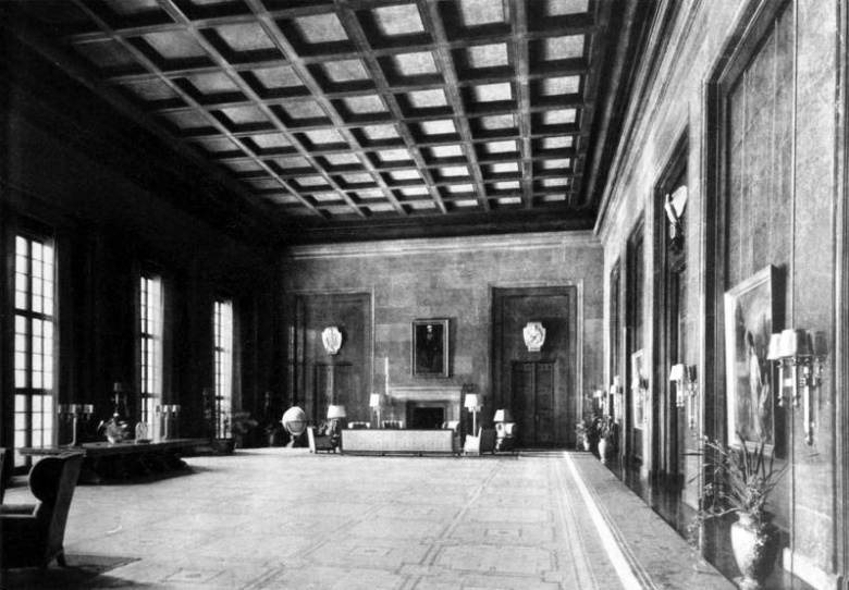 Кабинет Гитлера в новом здании Рейхсканцелярии, 1939 г.