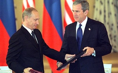 Владимир Путин и  Джордж Буш, 2002 год. Фото: kremlin.ru