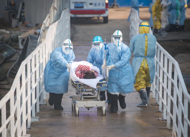 Построенный в Ухане за 10 дней для инфицированных новым коронавирусом временный госпиталь "Хошэньшань" принял первых пациентов. Фото: ZUMA / TASS