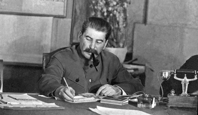 Генеральный секретарь Всесоюзной Коммунистической партии Иосиф Виссарионович Сталин.