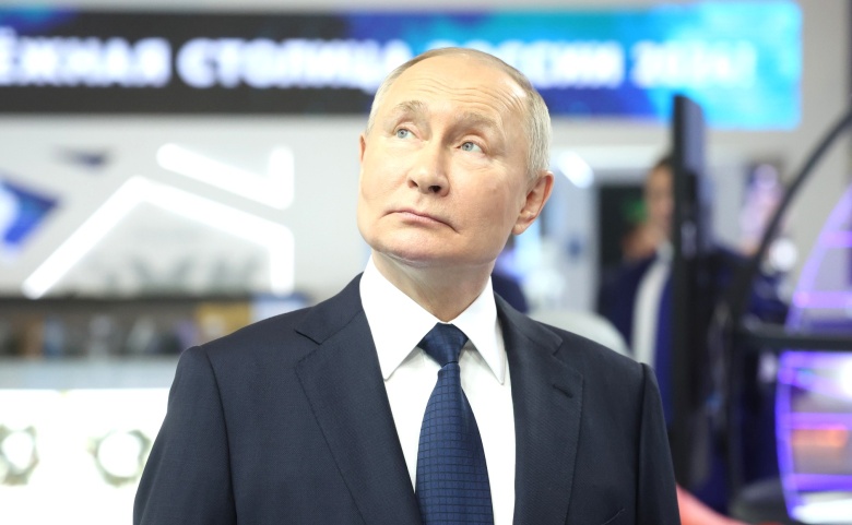 Владимир Путин на выставке «Регионы России»