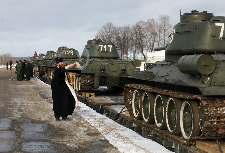 Освящение танков Т-34 из Лаоса в Наро-Фоминске. Фото: Илья Питалев / РИА Новости