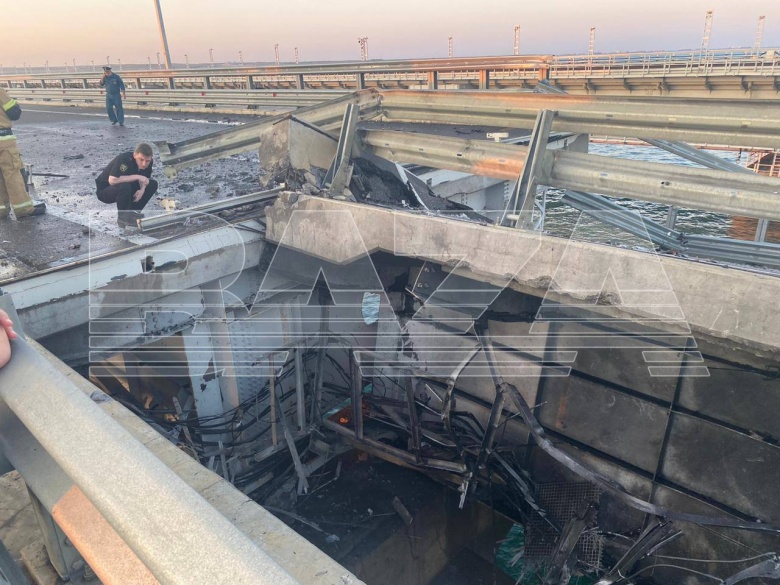 Поврежденный в результате взрыва Крымский мост, 17 июля 2023 года