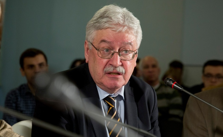 Академик Юрий Пивоваров