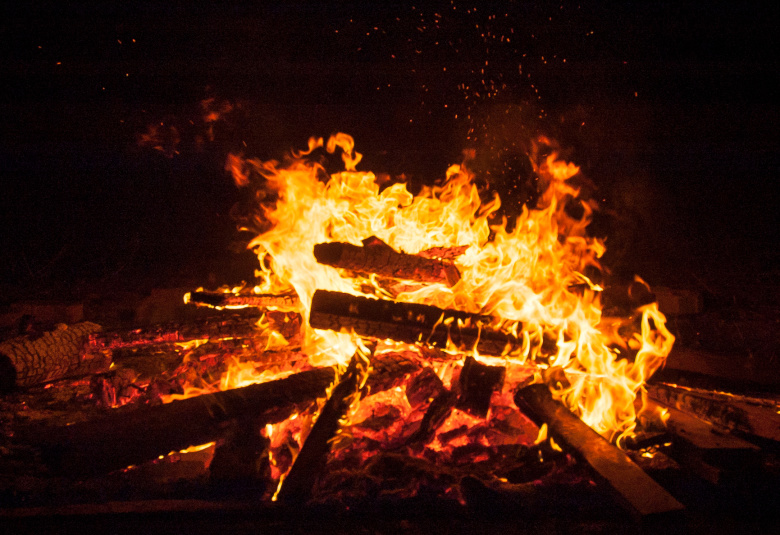 Разведение костров — один из важных ритуалов праздника Лаг ба-Омер