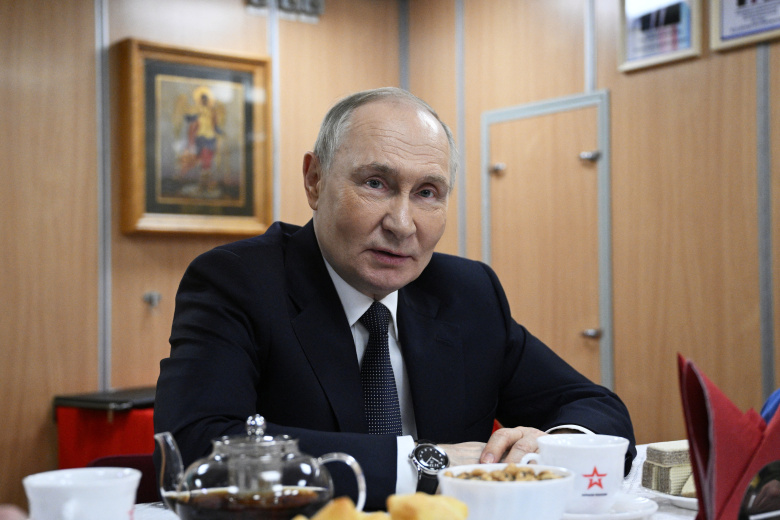 Президент России Владимир Путин посетил атомную подводную лодку «Архангельск» в Мурманске, Россия, 27 марта 2025 года