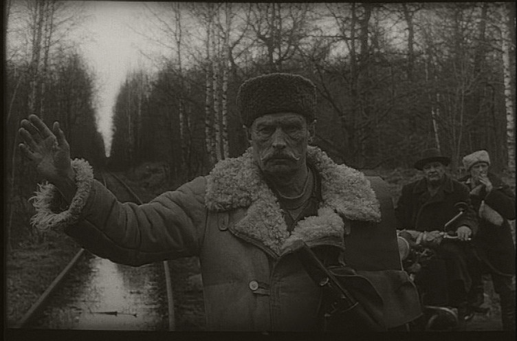 Кадр из фильма "Окраина" (1998, реж. Петр Луцик)