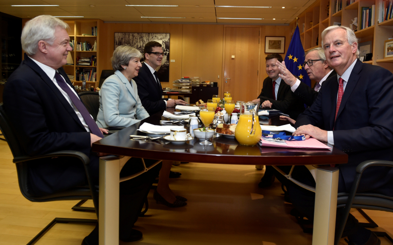 Переговоры по выходу Великобритании из ЕС. Фото: Eric Vidal / Reuters