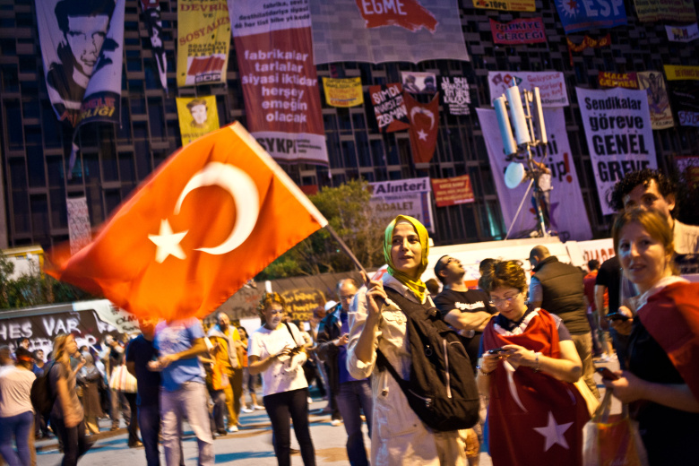 Протестующие на площади Таксим, Стамбул, 5 июня 2013 года