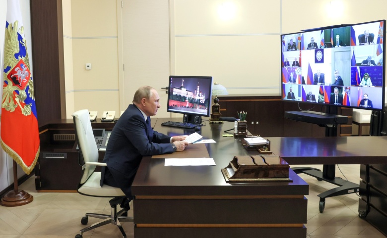 Владимир Путин во время заседания Совета безопасности РФ