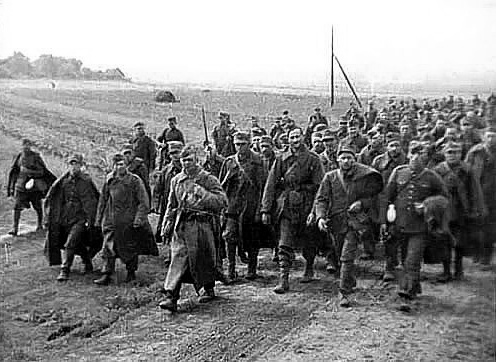 Польские солдаты, взятые в плен частями РККА. 1939.